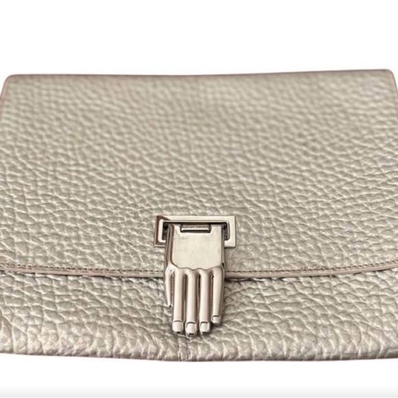 Opening ceremony silver Nokki clutch - Picture 2 of 6